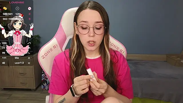 Snapshot of Sweet_frosti chatting on 12-12-24, 02:48 Sweet frosti online show from 12-12-24, 02:48