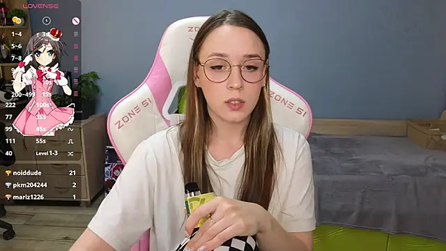 Snapshot of Sweet_frosti chatting on 12-18-24, 06:21 Sweet frosti online show from 12-18-24, 06:21