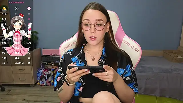 Snapshot of Sweet_frosti chatting on 12-19-24, 02:56 Sweet frosti online show from 12-19-24, 02:56