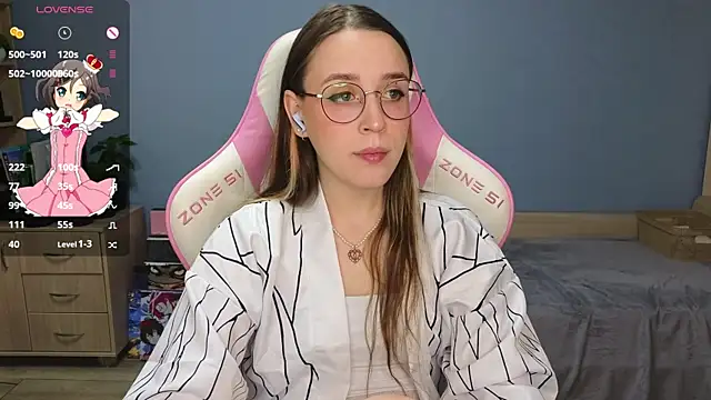 Snapshot of Sweet_frosti chatting on 12-22-24, 02:49 Sweet frosti online show from 12-22-24, 02:49