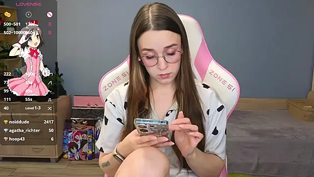 Snapshot of Sweet_frosti chatting on 01-06-25, 06:25 Sweet frosti online show from 01-06-25, 06:25