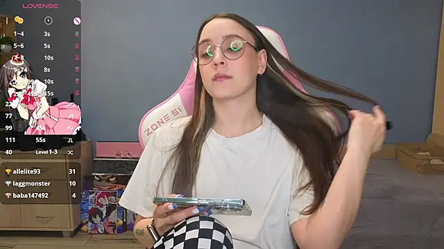 Snapshot of Sweet_frosti chatting on 01-09-25, 06:27 Sweet frosti online show from 01-09-25, 06:27