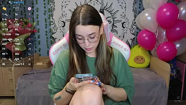 Snapshot of Sweet_frosti chatting on 01-19-25, 03:18 Sweet frosti online show from 01-19-25, 03:18