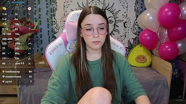 Snapshot of Sweet_frosti chatting on 01-19-25, 06:20 Sweet frosti online show from 01-19-25, 06:20