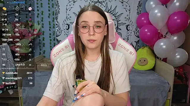 Snapshot of Sweet_frosti chatting on 01-21-25, 06:00 Sweet frosti online show from 01-21-25, 06:00