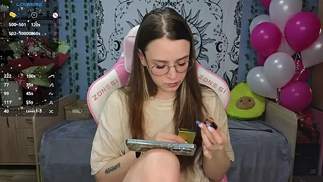 Snapshot of Sweet_frosti chatting on 01-24-25, 02:49 Sweet frosti online show from 01-24-25, 02:49