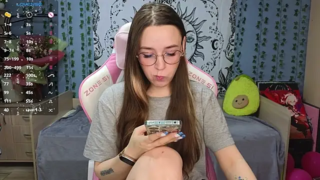 Snapshot of Sweet_frosti chatting on 02-04-25, 03:00 Sweet frosti online show from 02-04-25, 03:00