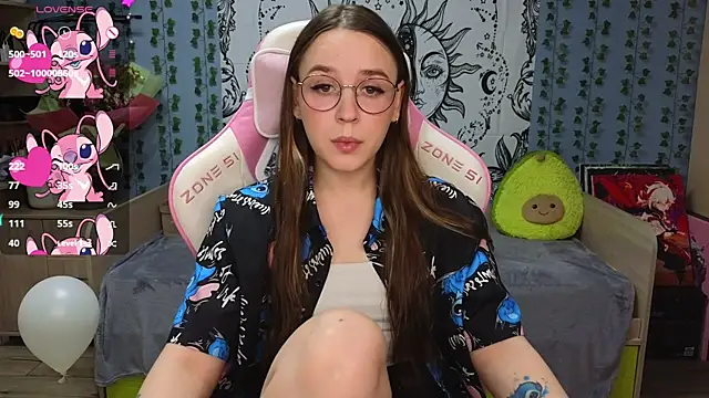 Snapshot of Sweet_frosti chatting on 02-05-25, 02:19 Sweet frosti online show from 02-05-25, 02:19