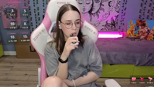 Snapshot of Sweet_frosti chatting on 09-12-25, 03:06 Sweet frosti online show from 09-12-25, 03:06