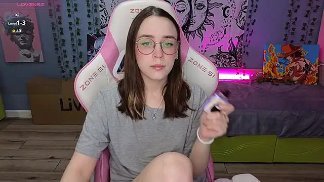 Snapshot of Sweet_frosti chatting on 09-19-25, 03:30 Sweet frosti online show from 09-19-25, 03:30