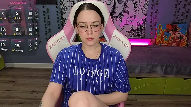 Snapshot of Sweet_frosti chatting on 10-03-25, 02:08 Sweet frosti online show from 10-03-25, 02:08