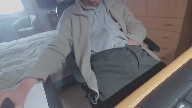 Snapshot of papillonhotofficial chatting on 02-02-25, 09:08 papillonhotofficial online show from 02-02-25, 09:08