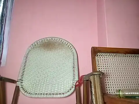 Snapshot of damsexy4 chatting on 10-23-25, 04:45 damsexy4 online show from 10-23-25, 04:45