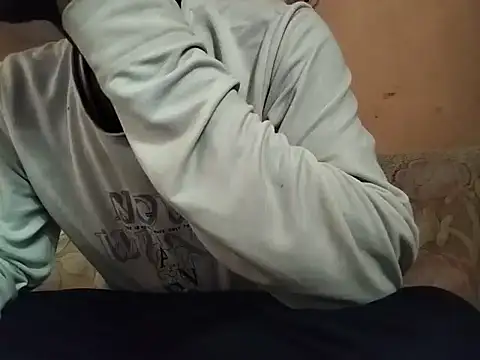 Snapshot of damsexy4 chatting on 11-10-25, 02:43 damsexy4 online show from 11-10-25, 02:43