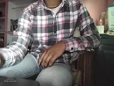 Snapshot of damsexy4 chatting on 03-26-26, 01:44 damsexy4 online show from 03-26-26, 01:44