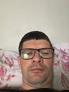 Snapshot of Juliano2289 chatting on 05-29-26, 05:00 Juliano2289 online show from 05-29-26, 05:00