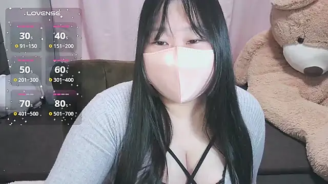 yuinyan3150 online show from 05-17-26, 08:49