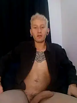 Snapshot of Vlad_goetia chatting on 10-11-25, 01:49 Vlad goetia online show from 10-11-25, 01:49