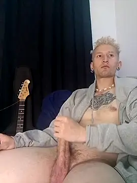 Snapshot of Vlad_goetia chatting on 10-15-25, 01:28 Vlad goetia online show from 10-15-25, 01:28