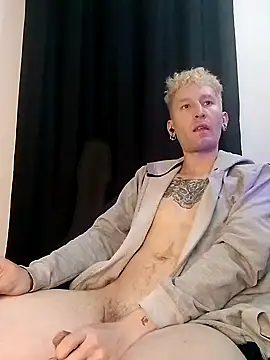 Snapshot of Vlad_goetia chatting on 10-18-25, 02:03 Vlad goetia online show from 10-18-25, 02:03