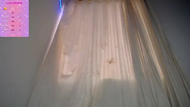xairaruiz  online show from 01-10-25, 09:42