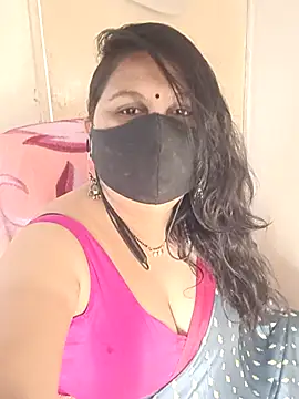 Snapshot of Love-priya chatting on 10-08-25, 08:01 Love-priya online show from 10-08-25, 08:01