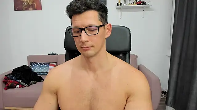 Snapshot of BrutusK08 chatting on 12-16-24, 04:27 BrutusK08 online show from 12-16-24, 04:27