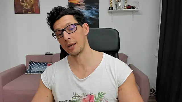 Snapshot of BrutusK08 chatting on 01-13-25, 03:58 BrutusK08 online show from 01-13-25, 03:58