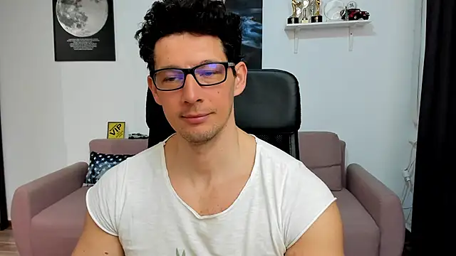 Snapshot of BrutusK08 chatting on 03-02-26, 07:15 BrutusK08 online show from 03-02-26, 07:15