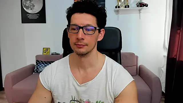 Snapshot of BrutusK08 chatting on 03-06-26, 07:27 BrutusK08 online show from 03-06-26, 07:27