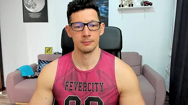 Snapshot of BrutusK08 chatting on 03-12-26, 08:09 BrutusK08 online show from 03-12-26, 08:09