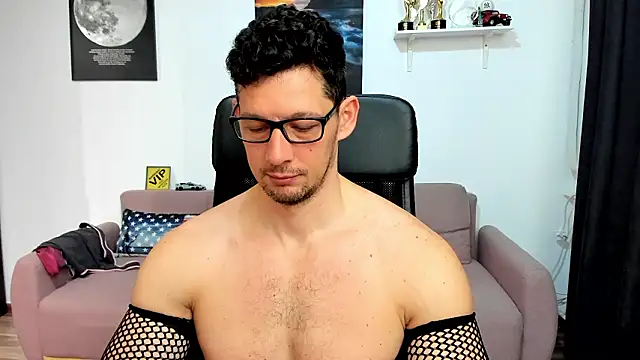 Snapshot of BrutusK08 chatting on 03-19-26, 07:45 BrutusK08 online show from 03-19-26, 07:45