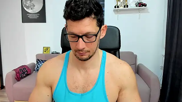 Snapshot of BrutusK08 chatting on 03-23-26, 08:18 BrutusK08 online show from 03-23-26, 08:18