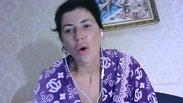 Snapshot of StunnigArt chatting on 08-08-26, 01:19 StunnigArt online show from 08-08-26, 01:19