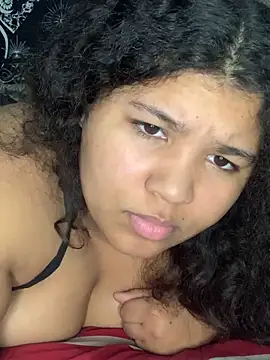 Snapshot of KittyLoroi chatting on 10-19-25, 04:02 KittyLoroi online show from 10-19-25, 04:02