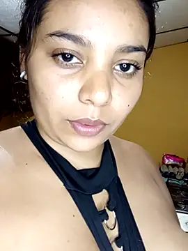 stefanie010 online show from 04-05-26, 12:08