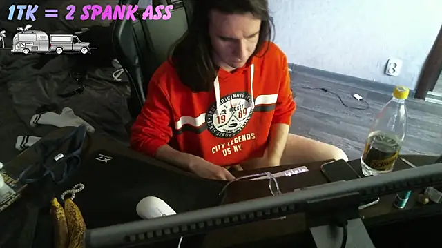 Snapshot of izilizi_23 chatting on 06-18-26, 02:32 izilizi 23 online show from 06-18-26, 02:32