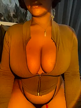 YellowHoneyDip online show from 12-08-24, 06:22