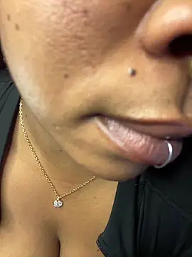 YellowHoneyDip online show from 02-19-26, 05:42