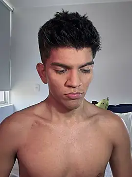 santiago 01 online show from 02-19-25, 03:27