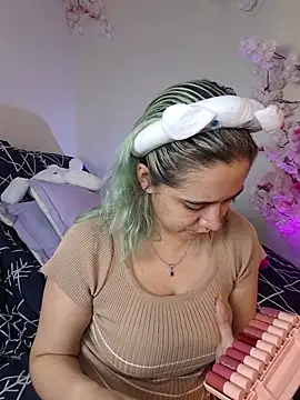 NaomiShimizu online show from 11-10-25, 09:03