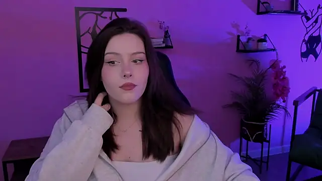 CoralineKeyns online show from 12-17-24, 08:34