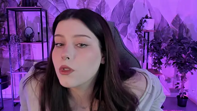 CoralineKeyns online show from 09-30-25, 05:23