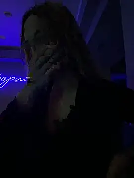 Lunalikaiya online show from 11-16-25, 04:23