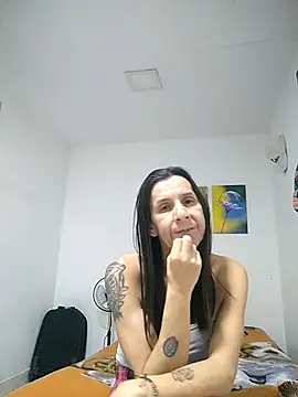 Snapshot of Cameron_puppy chatting on 07-11-26, 06:49 Cameron puppy online show from 07-11-26, 06:49