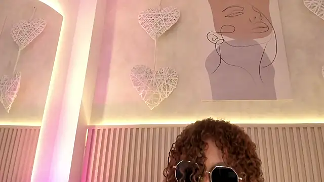daiana curly online show from 06-25-26, 08:24