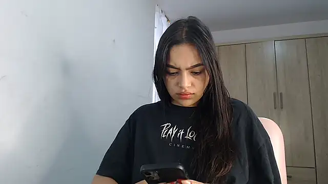 Snapshot of fairylatin222 chatting on 02-15-25, 12:01 fairylatin222 online show from 02-15-25, 12:01