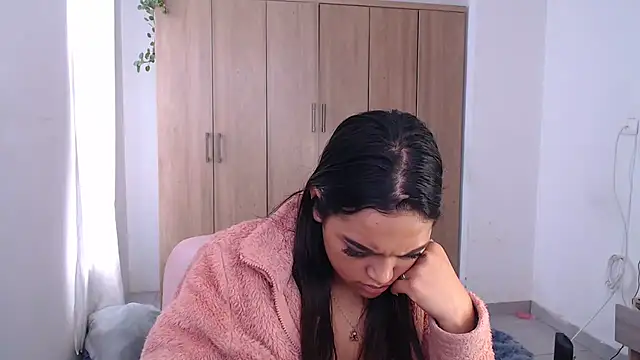 Snapshot of fairylatin222 chatting on 02-17-25, 06:04 fairylatin222 online show from 02-17-25, 06:04