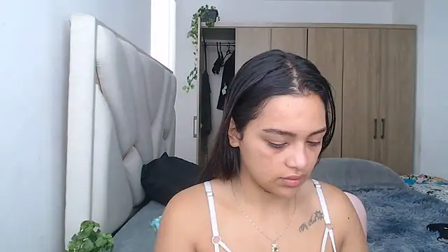 Snapshot of fairylatin222 chatting on 03-16-25, 03:06 fairylatin222 online show from 03-16-25, 03:06