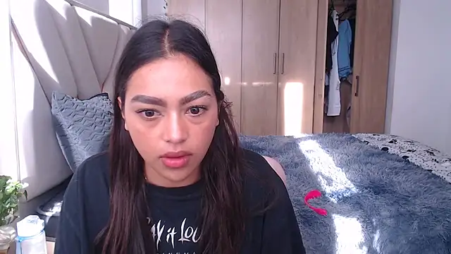 Snapshot of fairylatin222 chatting on 03-18-25, 12:25 fairylatin222 online show from 03-18-25, 12:25